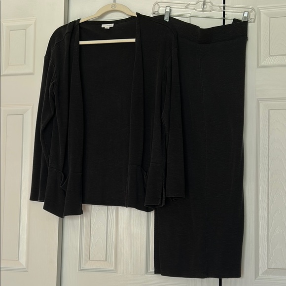 J Jill Pure Jill 2 pc Jacket & Capri Set - Picture 9 of 11